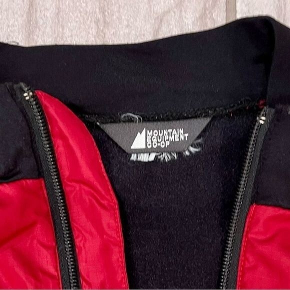 Running Jacket in EUC  by Mountain Equipment Co-op (MEC) - Picture 3 of 6